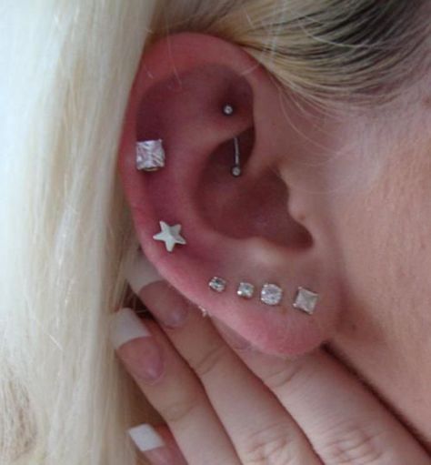 21 Ear Piercings 3 Earrings Piercing In A Row, Inner Ear Piercing, Piercing Lobe, Piercing Rings, Ear Piercings Chart, Piercing Conch, Ear Lobe Piercings, Star Earring, October Birthstone Jewelry