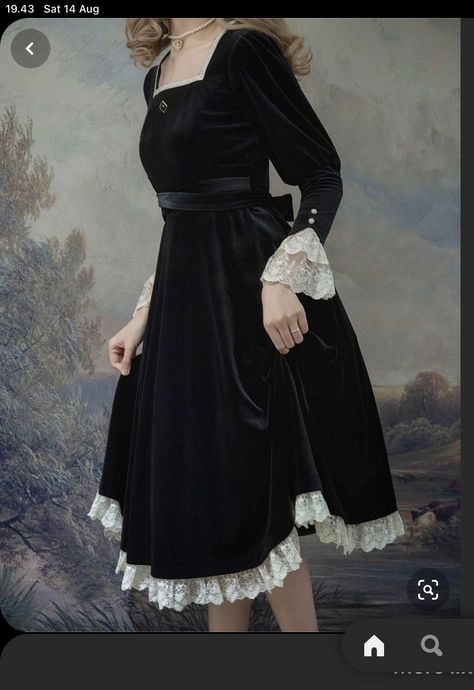 Victorian Dress Aesthetic, Black Victorian Dress, Out Of Service, Vintage Velvet Dress, Old Fashion Dresses, Modest Dresses Casual, Korean Fashion Dress, Stylish Dresses For Girls, Evening Dresses Elegant