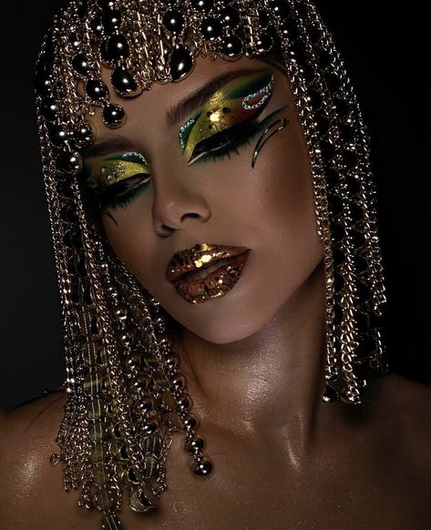 Horror Movie Outfits, Vampire Makeup Ideas, Egypt Makeup, Egyptian Eye Makeup, Egyptian Hairstyles, Egyptian Makeup, Dress Impress, Competition Hair, Beaded Headpiece