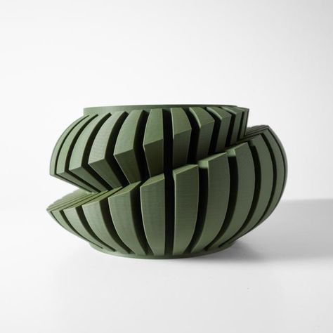 The Luxira Planter Pot with Drainage Tray and Stand Plant not included. Colors and sizing available. Design licensed by Terra De Verdant on Thangs. Ceramics Pottery Vase, Modern Planter, Pottery Vases, Parametric Design, Modern Planters, Planter Stand, Indoor Plant Pots, Green Space, Succulent Planter