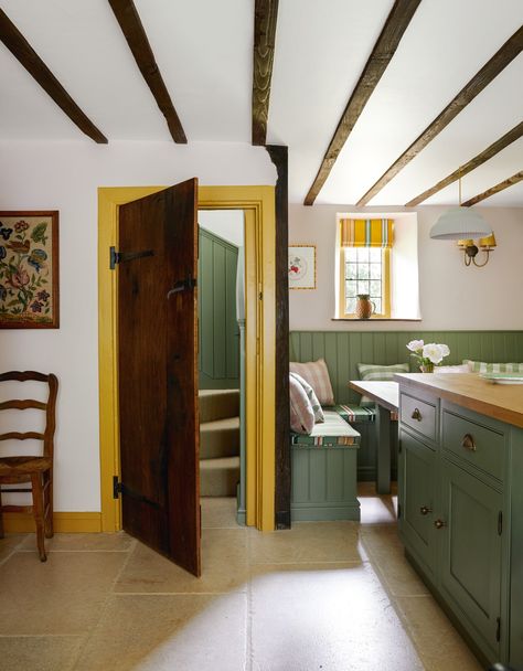 English Country Cottage Interiors, Cotswold Cottage Interior, Cotswold Cottages, Colourful House, Cotswold House, Cotswold Cottage, Country Cottage Interiors, Cottage Interior Design, Cotswolds Cottage