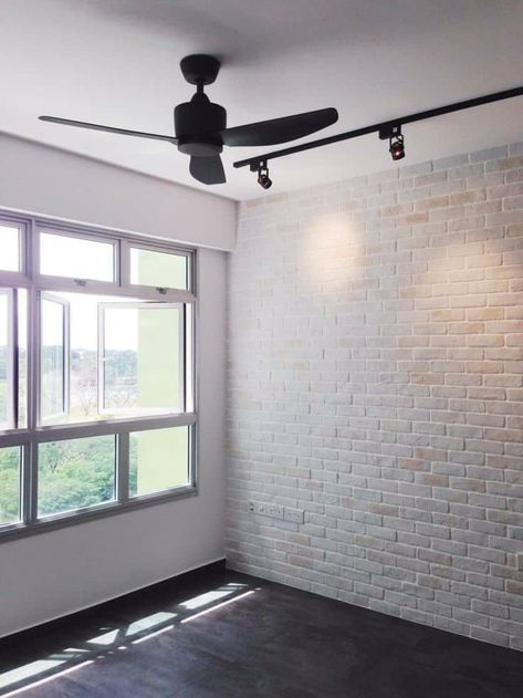 White Brick Wallpaper Bedroom, White Brick Wall Bedroom, White Brick Wall Living Room, White Brick Wall Interior, Track Lighting Living Room, Brick Wallpaper Living Room, Brick Wallpaper Bedroom, Brick Wall Bedroom, Brick Fireplace Wall