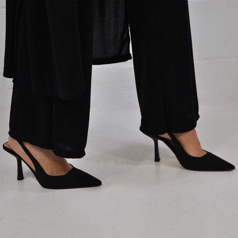 Pointed Toe Slingback Heel, Elegant High Heels Classy, High Heels Classy, Lounge Style, Fashion Shoes Heels, Shoes Heels Classy, Shiny Pants, Elegant High Heels, Heel Grips