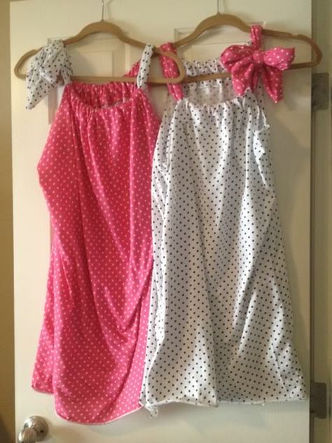 One Day at a Time..: Adult Pillowcase Nightgown Tutorial Pillowcase Nightgown, Projects For Women, Nightgown Pattern, Trendy Sewing Projects, Pattern Romper, Dress Tutorials, Pillowcase Dress, One Day At A Time, Women's Nightgowns