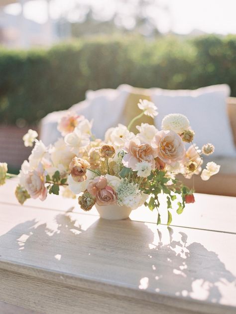 Style Examples, Neutral Wedding Flowers, Wedding Floral Centerpieces, Wedding Flower Inspiration, Neutral Wedding, Deco Floral, Wedding Table Settings, Wedding Flower Arrangements, Wedding Mood