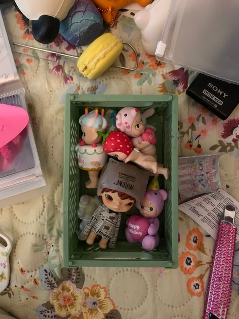 Figurine Storage, Sonny Angels, Aesthetic Space, Angel Aesthetic, Pink Girly Things, Sonny Angel, Stationery Accessories, Joy Of Life, Birthday Wishlist