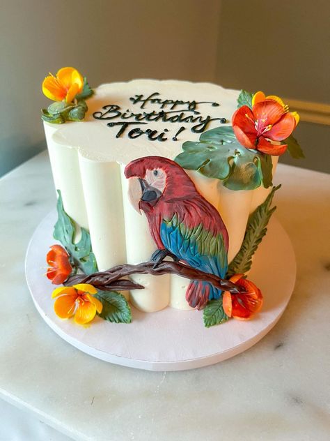 Parrot Birthday Cake, Parrot Cake, Pineapple Upside, Pineapple Upside Down, Beach Bedroom, Cake Art, Upside Down, Parrot, Fondant