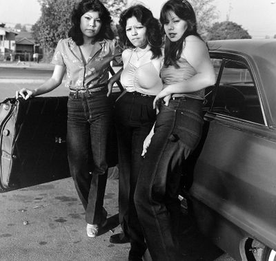 back in the day cholas Jamel Shabazz, Chola Girl, Chola Style, Estilo Cholo, Chicana Style, Brown Pride, East La, East Los Angeles, Three Women