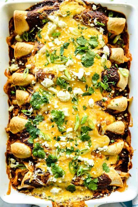 Easy Chicken Mole Enchiladas | foodiecrush.com #enchiladas #easy #chicken #mole #recipes Mole Enchiladas Recipe, Chicken Mole Enchiladas, Mole Enchiladas, Chicken Mole, Mole Sauce, Thanksgiving Dinner Recipes, Fast Dinner Recipes, Healthy Chicken Dinner, Foodie Crush