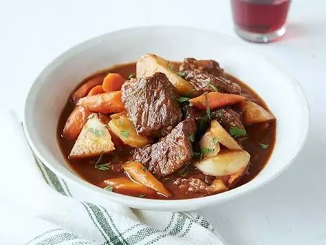 Root Vegetables Recipes, Perfect Pot Roast, Hearty Beef Stew, Spiralizer Recipes, Beef Stew Recipe, Stew Recipe, Air Fryers, Creamy Mashed Potatoes, Beef Stroganoff