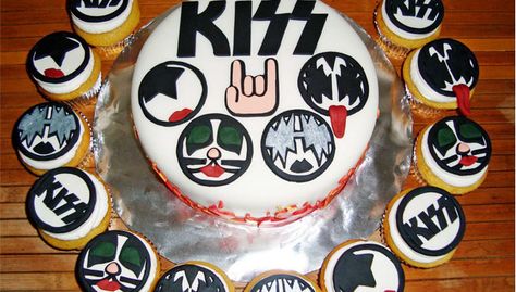 Kiss Birthday Party, Banda Kiss, Kiss Party, Cake Band, Birthday Kiss, Rock Cake, 13 Birthday Cake, Dad Birthday Cakes, 4th Birthday Cakes