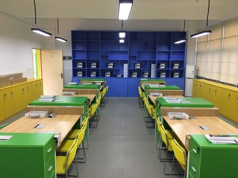 Storage Ideas for #Teachers Who Don’t Have Their Own #Classroom Classroom Lighting, Classroom Layout, High School Classroom, Fluorescent Lamp, School Room, High School Teacher, Classroom Design, Incandescent Lighting, School Photos