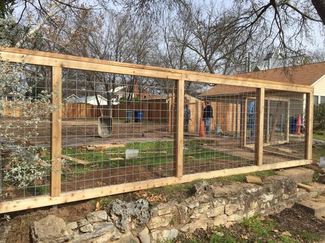 4'H Cedar Bull Panel w/Cap & Trim, Visit www.fence4atx.com to see all our gorgeous cedar fences! Cattle Panel Fence For Dogs, Cow Panel Fence Ideas, Fence Using Cattle Panels, Cow Panel Fence, Bull Panel Fence, Fenced Garden, Panel Fence, Cedar Fence, Dog Fence