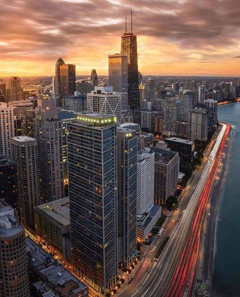 Chicago, IL on Instagram: “Photo by 📷: @cdats” Chicago Wallpaper, Gold Skies, John Hancock, Sunset City, My Kind Of Town, Chicago Photography, Chicago City, Urban Spaces, Windy City