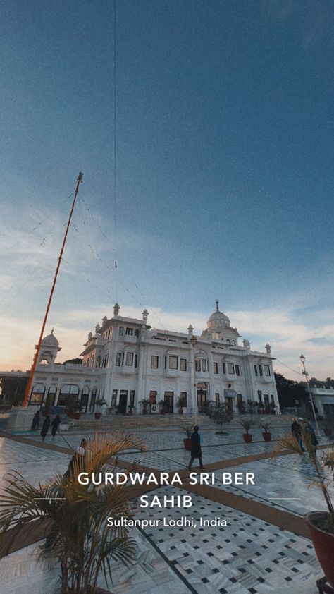 Gurudwara Sahib, Sukhmani Sahib, Snap Stories, Bhagwan Ji, Video Nature, Hand Pic, Waheguru Ji, Cute Attitude Quotes, Girl Hand