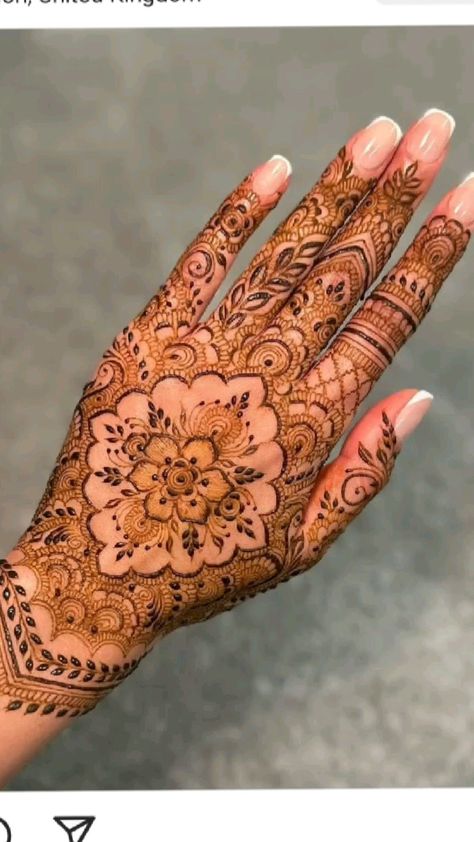 Unveil the beauty of henna tattoo designs that are both timeless and elegant. From delicate floral patterns to bold geometric shapes, these henna designs offer a range of styles for all preferences. Perfect for weddings, festivals, or everyday wear, they add a touch of sophistication and tradition to any look. Discover the art of henna and find a design that resonates with you. #simplemehndi #hennadesign #stylishhenna #henna #easymehndi #mehndidesigns #mehndicorner #easymehndi Mailanji Designs, Back Hand Design, New Henna Designs, Henna Designs Back, Henna Inspo, Henna Designs Wrist, Finger Henna Designs, Design For Wedding, Life Line