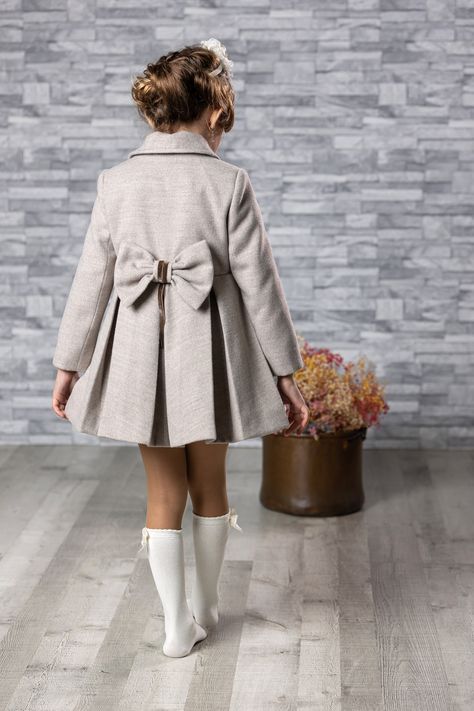 Aesthetic Kids Clothes, Capri Fashion, Child Outfits, Trend Coat, Childrens Coats, Smart Coat, Fashion Trend Forecast, Fashion Baby Girl Outfits, Elegant Coats