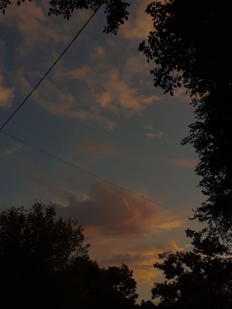 evening sky aesthetic golden sky Sunset Evening Aesthetic, Late Evening Aesthetic, Evening Aesthetic Sky, Aesthetic Evening Sky, Evening Sky Aesthetic, Sky Pfp, Summer Evening Aesthetic, Web Weaving, Evening Aesthetic