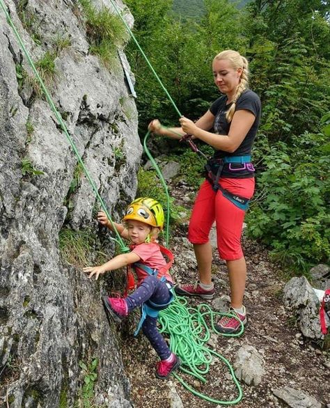 Outdoor Event Ideas, Rock Climbing Aesthetic, Granola Mom, Climbing Photography, Kids Rock Climbing, Green Soul, Activities For All Ages, Family Bike, Kids Climbing