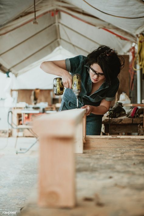 Female carpenter drilling a lumber | premium image by rawpixel.com / McKinsey #photography #photos Female Carpenter, Group Discussion, Lifestyle Shoot, Retouching Photoshop, Flower Illustrations, Beginner Photo Editing, Jobs For Women, Storytelling Photography, Personal Branding Photoshoot