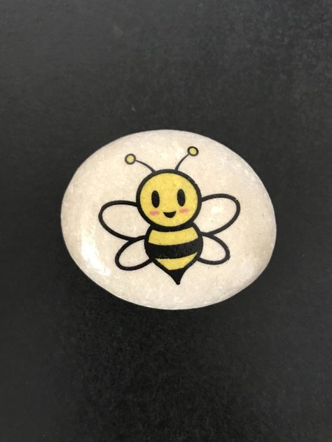 Bee Rocks, Bee Yourself, Happy Rock, Painted Rock Animals, Stone Art Painting, Creation Art, Painted Rocks Kids, Painted Rocks Craft, Painted Rocks Diy