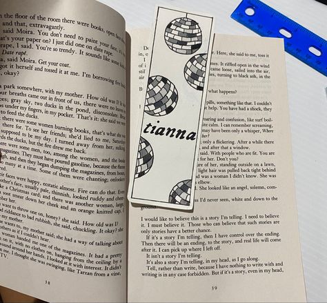 Taylor Swift Book Mark Diy, Taylor Swift Themed Crafts, Mirrorball Bookmark, Taylor Swift Bookmarks Diy, Taylor Swift Bookmarks Printable, Taylor Swift Birthday Gift, Bookmarks Taylor Swift, Bookmark Taylor Swift, Taylor Swift Bookmarks