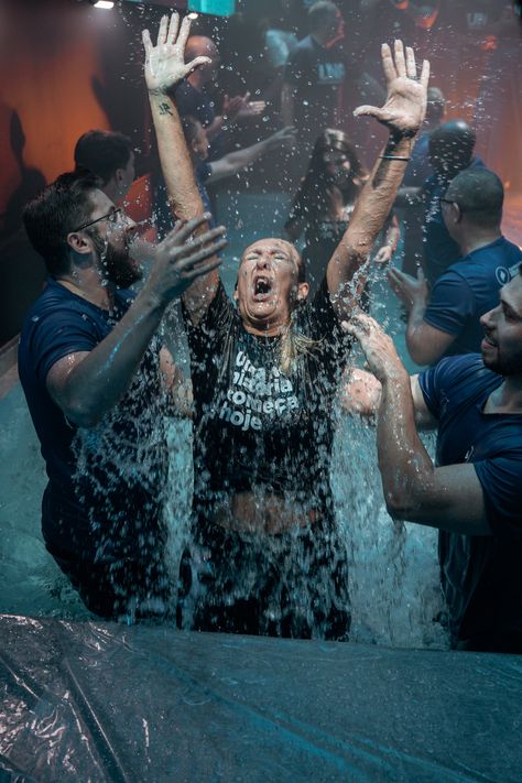 Baptism Church - ADVEC Recreio Baptism Pictures, Baptism Photography, Water Baptism, Church Photography, Photo Water, Photography Career, Bible Study Lessons, Christian Pictures, Jesus Is Life