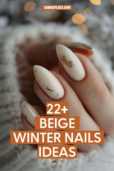 These nails feature a soft beige base with minimalistic gold line accents. The clean design and almond shape make it a modern winter choice. Simple Nail Art White Nails, Almond Nails Designs Winter Natural, Nude Nails Christmas Design, Minimalist December Nails, Nude Winter Nails Almond, Festive Neutral Nails, January Neutral Nails, Nude January Nails, Neutral Almond Nails Winter