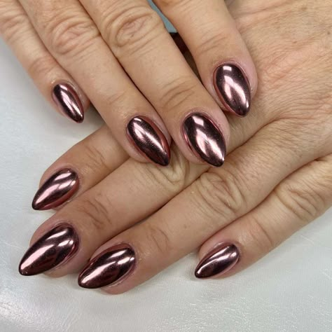 13. Deep Pink Chrome Nails, Chrome Nail Combinations, February Chrome Nails, Fall Metallic Nails, Mauve Pink Nails Design, Chrome Nails For Fall, Chrome Autumn Nails, Valentine Chrome Nails, Plum Chrome Nails