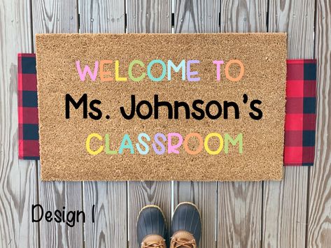 Welcome To Class, Rainbow Crayon, Stars Classroom, Classroom Welcome, Summer Porch Decor, Custom Teacher Gifts, Teacher Doors, School Doors, Classroom Gifts