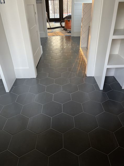 Black Honeycomb Tile Kitchen, Dark Hexagon Kitchen Floor, Honeycomb Tile Floor Bathroom, Octagonal Tile Floor, Black Honey Comb Tile, Powder Room Hexagon Tile Floor, Large Hexagon Tile Floor Bathroom, Honey Comb Tile Floor, Black Hexagon Tile Entryway