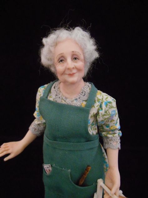 New dolls from Julie Campbell Doll Artisan Granny Dolls, Julie Campbell, Doll House People, Sculpted Doll, Folk Doll, Lady Doll, Polymer Clay Dolls, Tiny Dolls, Artist Doll