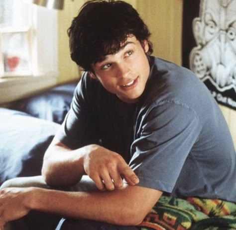 Tom Welling as Superman for television show Smallville, 2001-2011 Peaceful Pics, Smallville Clark Kent, Charlie Baker, Tom Welling Smallville, Comic Superman, Cheaper By The Dozen, Tom Welling, Steve Martin, Dc Movies