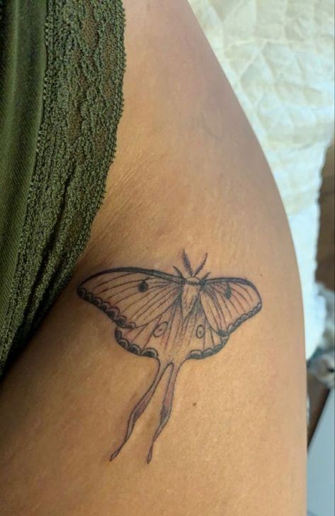 Lunar Moth Tattoo, Aesthetic Tattoo Ideas, Aesthetic Archive, Unique Tattoo Ideas, 20 Aesthetic, Funky Tattoos, Bold Artwork, Moth Tattoo, Poke Tattoo