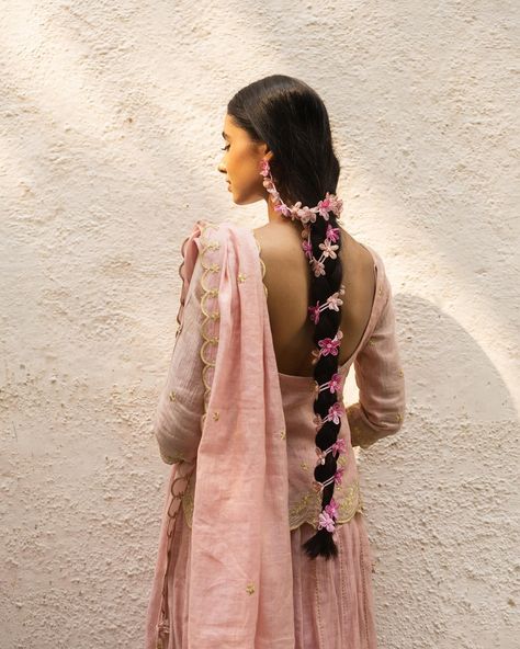 “Being my own kind of beautiful” With @gurshabedi Wearing Valli pink florals 🌸 www.diariesofnomad.com 📷 @nayaaanika #handmadeflowers #flowersinmyhair #handmadehairaccessories #shophandmade #shoplocal Pink Hairstyles, Bride Fashion Illustration, Indian Fits, Hair Style On Saree, Traditional Hairstyle, Beautiful Photoshoot Ideas, Lehenga Blouse Designs, Bridal Hair Buns, Desi Aesthetic