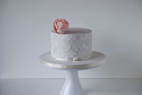 Wedding Cake Intensive - Damask Cake, Round Wedding Cakes, Vintage Cake, Let Them Eat Cake, Beautiful Cakes, Eat Cake, Cake Stand, Damask, Wedding Cake