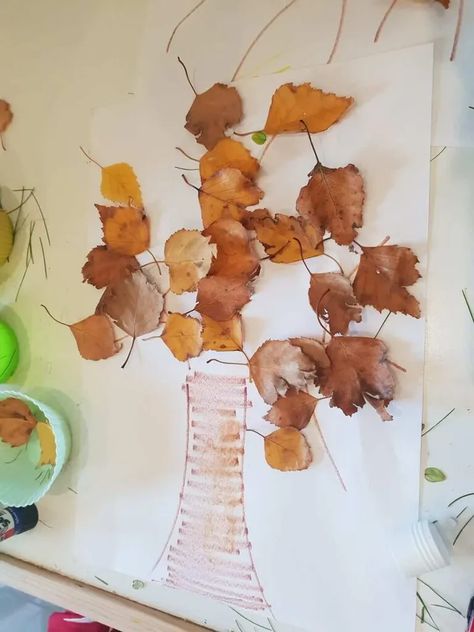 Easy FALL activities for Toddlers. Autumn Leaf Crafts Kids, Autumn Leaf Crafts, Easy Fall Activities, Fall Sensory Activities, October Preschool Themes, Activites For Toddlers, Leaf Crafts Kids, Fall Leaves Activities, Activity Ideas For Toddlers