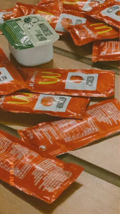 Garlic Aesthetic, Ketchup Aesthetic, Aesthetic Mcdonalds, Garlic Mayo, Ketchup, Garlic, Quick Saves