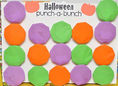 Halloween Punch a Bunch: Each student gets to punch one and get what's inside. Could be candy or a fun fact or a question. It could be used for other holidays, too. {Styrofoam bowls were used with 2 thicknesses of tissue paper. FUN activity! What might be some other possibilities for this game? Punch Board Game Diy, Punch Board Game, Fun Halloween Games For Kids, Best Halloween Games, Fun Halloween Games, Halloween Punch, Game Diy, Halloween Games For Kids, Kindergarten Ideas