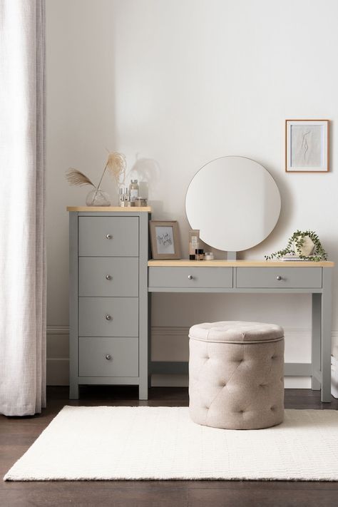 Grey Colour Scheme Bedroom, Bedroom Paint Design, Dressing Room Decor, Grey Bedroom Furniture, Dressing Ideas, Classy Bedroom, Dressing Table Design, Bedroom Dressing, Bedroom Dressing Table