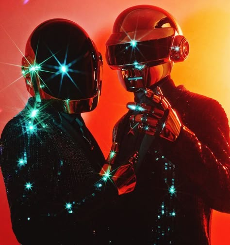 charee (DAPU △) on Twitter: "DAFT PUNK WAS AND STILL IS ICONIC AND WILL REMAIN ICONIC EVEN IF THEY SPLIT UP… " Friends Aesthetic Tv Show, Aesthetic Tv, Friends Aesthetic, Daft Punk, Tv, Red, Black