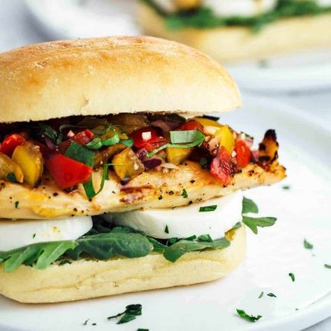 Bruschetta Sandwich, Chicken Bruschetta, Italian Chicken Recipes, Bruschetta Chicken, Chicken Sandwich Recipes, Ciabatta Bread, Crowd Pleasing Recipes, Summer Grilling Recipes, Healthy Sandwiches