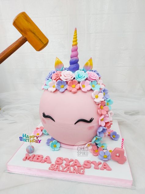 Pinata Cake Design, Unicorn Chocolate, Snack Tower, Piñata Cake, Bomb Cake, Chocolate Pinata, Tart Cake, Smash Cakes, Pinata Cake