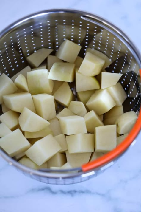 instant pot diced potatoes raw in a collander Instant Pot Steamed Potatoes, Hot Beef Sandwich, Potatoes In Instant Pot, Instant Pot Potatoes, Potatoes For Dinner, Hot Beef Sandwiches, Instant Pot Steam, Hot Beef, Potatoes Mashed