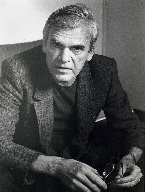 Milan Kundera. One of those people who looks exactly as you would expect. Milan Kundera, Michel De Montaigne, People Of Interest, Writers And Poets, Book Writer, Famous Authors, Philosophers, White Photo, Favorite Authors