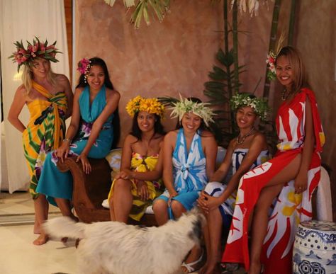 Cook Island Ladies Cook Island Dress, Cook Islands Culture, Luau Costume, Cultural Costumes, Aloha Outfit, Rarotonga Cook Islands, Island Culture, Cook Island, Maori Culture