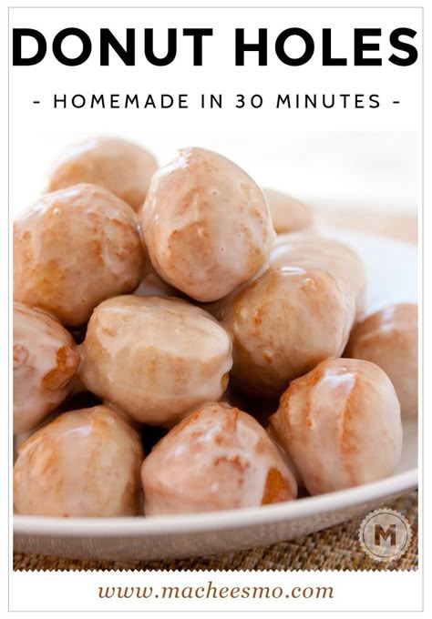 30 Minute Donut Holes: No joke. These take 30 minutes to make (if you're slow) and are as easy to make as a pancake mix. Don't forget the maple glaze! Donut Holes Recipe, Donut Hole Recipe, Donuts Recipes, Holiday Morning, Glazed Donut, Brownie Desserts, Donut Holes, Homemade Donuts, Maple Glaze