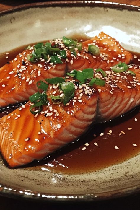 Ginger Soy Glazed Salmon: A Flavorful and Healthy Dish - Recipes Time Salmon Maple Glaze, Soy Ginger Salmon, Asian Glazed Salmon, Soy Glazed Salmon, Asian Salmon Recipes, Ginger Salmon, Spicy Salmon, Salmon And Rice, Pan Seared Salmon