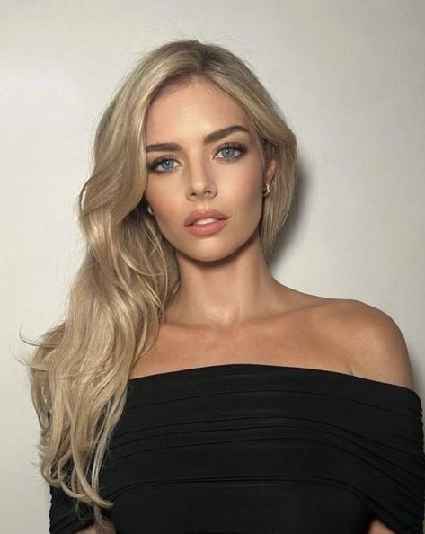 Samara Weaving Aesthetic, Blonde Faceclaims Female, Blonde Celebrities Female, Gala Makeup, Blonde Singer, Samara Weaving, Female Faceclaims, Girl Actors, Model Aesthetic