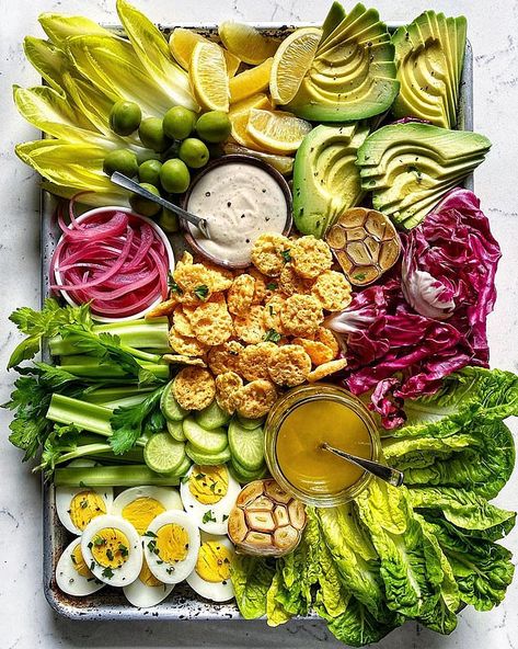 Antipasto Platter, Charcuterie Inspiration, Charcuterie Platter, Party Food Platters, Charcuterie Recipes, Bad Attitude, Salad Bar, Caesar Salad, Salad Dressings